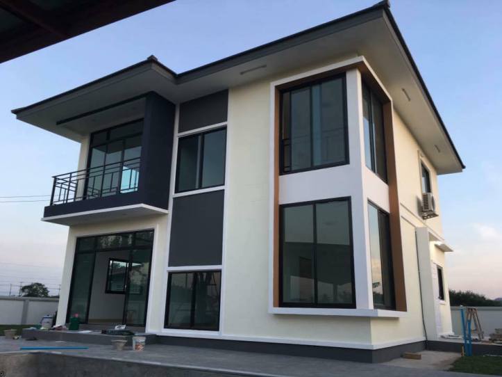 ต่อเติมหน้าบ้าน